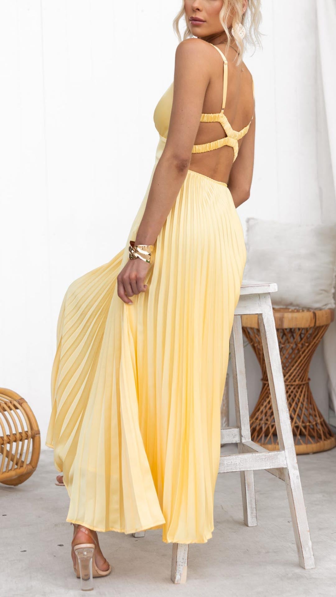 Nayeli - Elegantes Plissee V-Ausschnitt Maxikleid